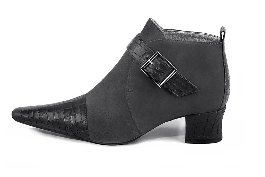 Boots femme : Boots avec des boucles à l'avant couleur gris acier. Bout effilé. Petit talon trotteur. Vue de profil - Florence KOOIJMAN