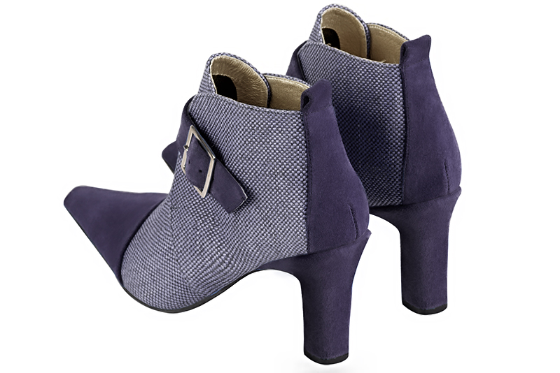 Bottines élégantes et raffinées avec des boucles à l'avant, coloris violet lavande. Bout effilé. Haut. Talon trotteur. Personnalisation : Choix des cuirs, des couleurs et des talons. Cou-de-pied sur mesure. - Florence KOOIJMAN