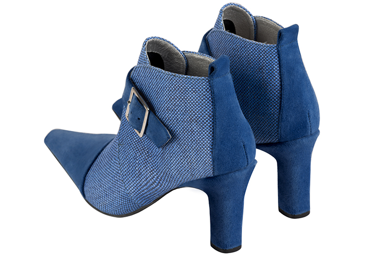 Bottines élégantes et raffinées avec des boucles à l'avant, coloris bleu électrique. Bout effilé. Haut. Talon trotteur. Personnalisation : Choix des cuirs, des couleurs et des talons. Cou-de-pied sur mesure. - Florence KOOIJMAN