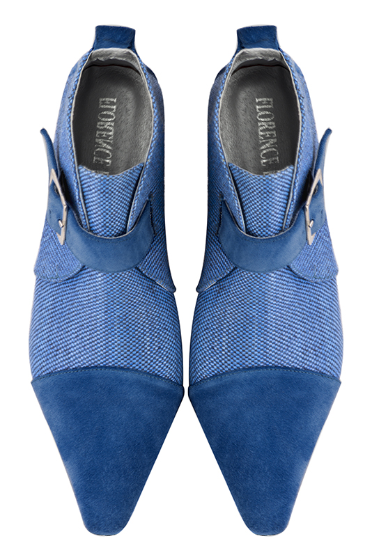 Bottines élégantes et raffinées avec des boucles à l'avant, coloris bleu électrique. Bout effilé. Haut. Talon trotteur. Personnalisation : Choix des cuirs, des couleurs et des talons. Cou-de-pied sur mesure. - Florence KOOIJMAN