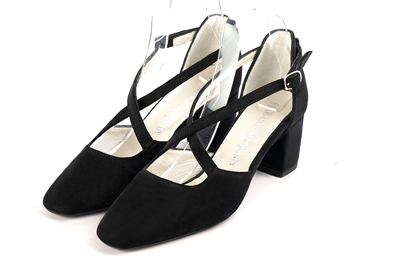 Chaussures brides croisées femme. .  - Vue avant