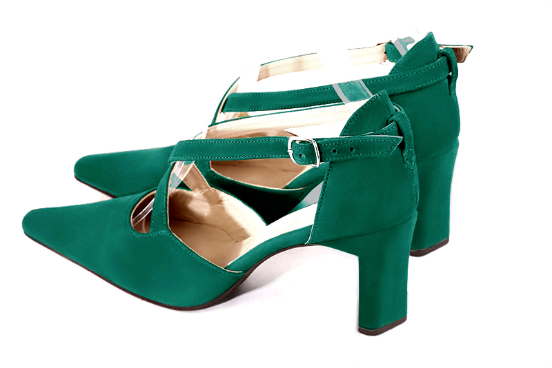 Chaussure femme à brides : Chaussure côtés ouverts brides croisées couleur vert émeraude. Bout effilé. Talon haut virgule. Vue arrière - Florence KOOIJMAN