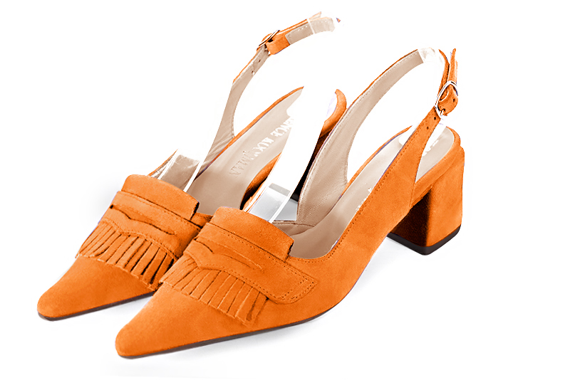 Chaussure femme à brides :  couleur orange abricot. Bout pointu. Talon mi-haut bottier Vue avant - Florence KOOIJMAN