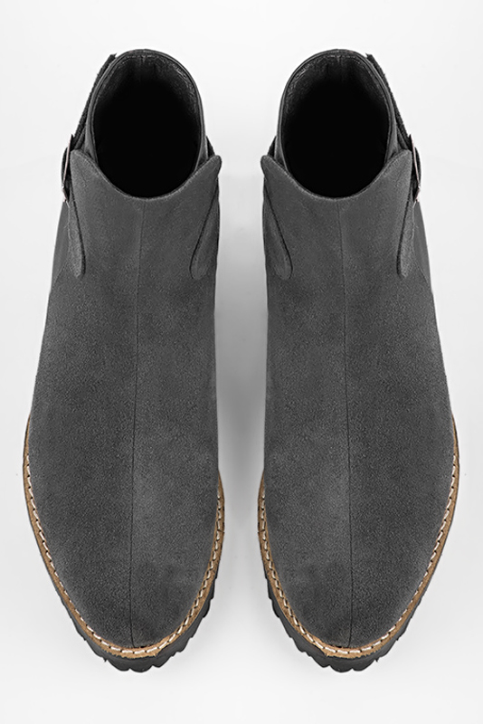 Boots homme : Bottines et boots homme élégantes et raffinées en couleur gris acier. Bout rond. Semelle gomme talon plat. Vue du dessus - Florence KOOIJMAN