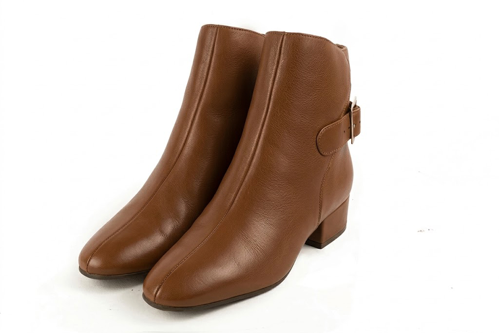 Bottines bride boucle sur l'arrière pour femme en cuir cognac avec bout rond et talon bottier de 3.5 cm - Vue avant