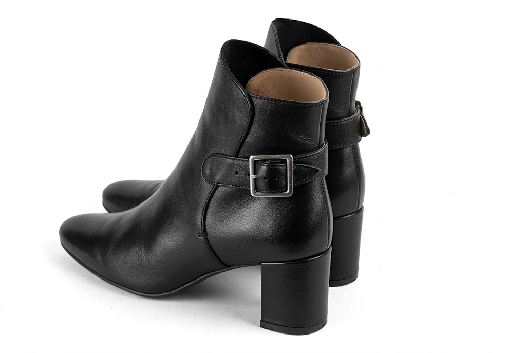 Bottines bride boucle sur l'arrière pour femme en cuir noir avec bout rond et talon bottier de 5.5 cm - Vue arrière