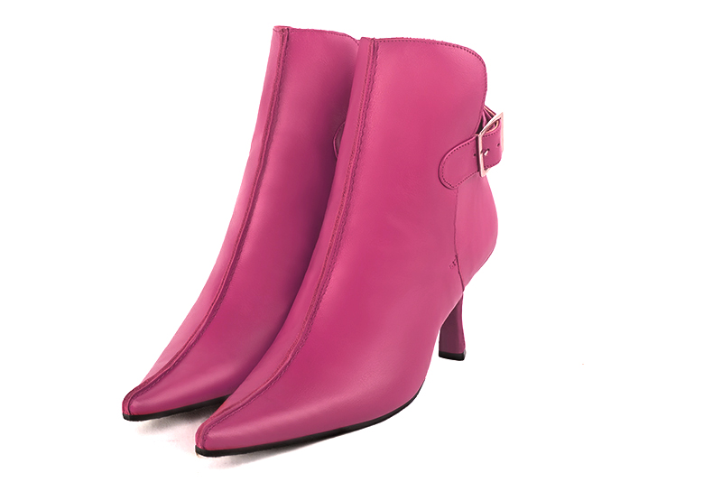 Boots femme : Boots avec des boucles à l'arrière couleur rose fuchsia. Bout pointu. Talon haut bobine Vue avant - Florence KOOIJMAN