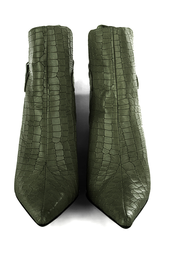 Boots femme : Boots avec des boucles à l'arrière couleur vert bouteille. Bout pointu. Talon haut bottier. Vue du dessus - Florence KOOIJMAN