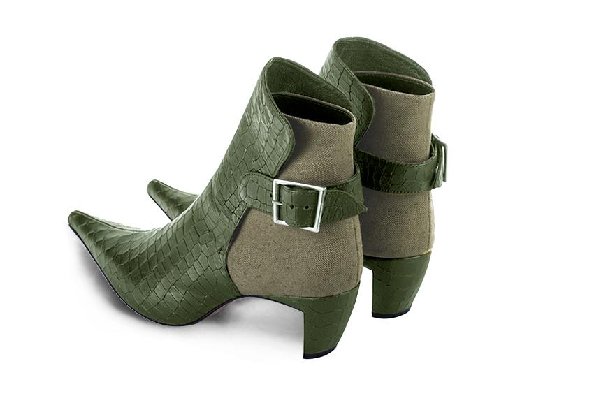 Bottines élégantes et raffinées avec des boucles à l'arrière, coloris vert bouteille. Bout pointu. Mi-haut à haut. Talon virgule. Personnalisation : Choix des cuirs, des couleurs et des talons. Cou-de-pied sur mesure. - Florence KOOIJMAN