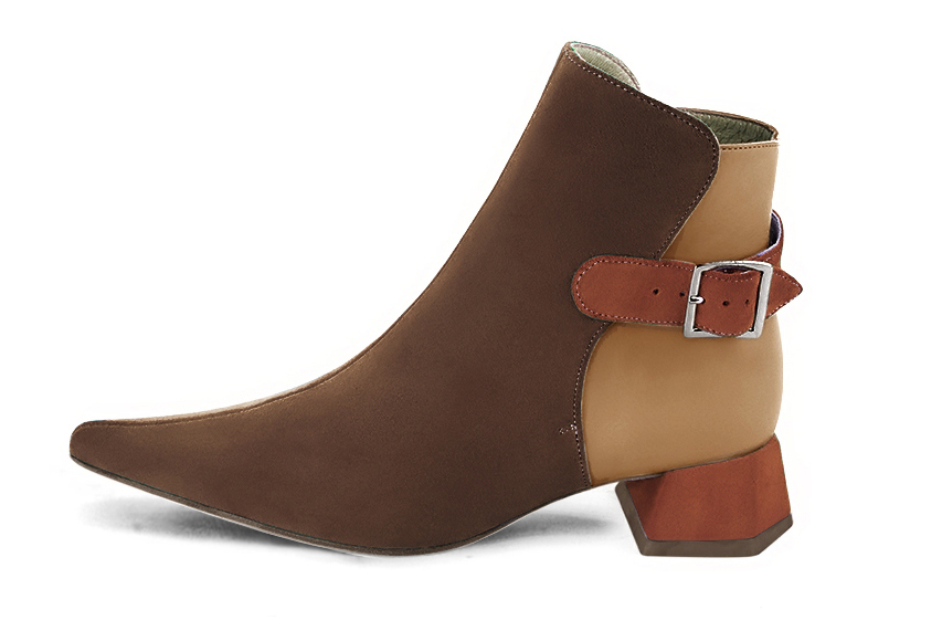 Bottines élégantes et raffinées avec des boucles à l'arrière, coloris marron chocolat, beige camel et orange corail. Bout pointu. Mi-haut. Talon évasé. Personnalisation : Choix des cuirs, des couleurs et des talons. Cou-de-pied sur mesure. - Florence KOOIJMAN