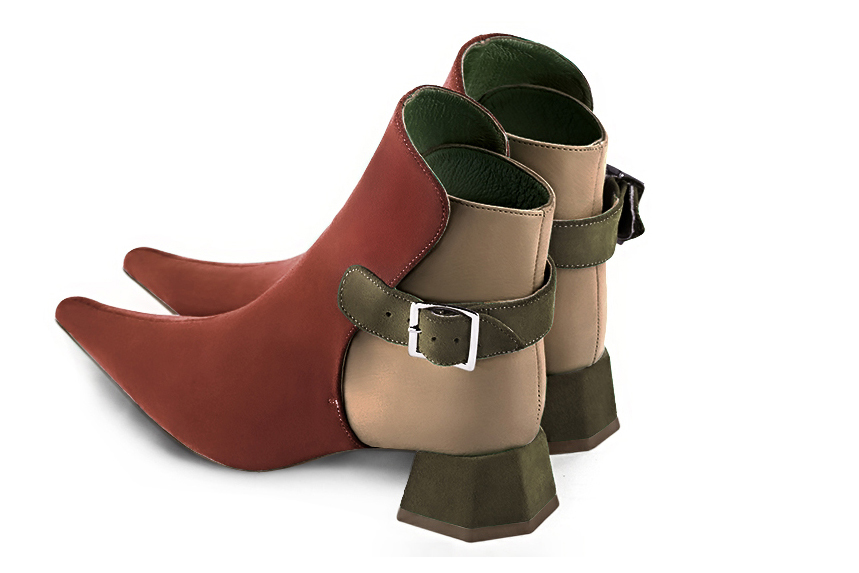 Bottines élégantes et raffinées avec des boucles à l'arrière, coloris orange corail, beige sahara et vert kaki. Bout pointu. Mi-haut. Talon évasé. Personnalisation : Choix des cuirs, des couleurs et des talons. Cou-de-pied sur mesure. - Florence KOOIJMAN