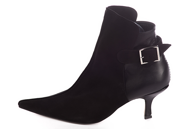 Bottines élégantes et raffinées avec des boucles à l'arrière, coloris noir mat. Bout pointu. Haut. Talon bobine. Personnalisation : Choix des cuirs, des couleurs et des talons. Cou-de-pied sur mesure. - Florence KOOIJMAN