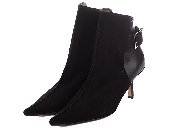 Bottines élégantes et raffinées avec des boucles à l'arrière, coloris noir mat. Bout pointu. Haut. Talon bobine. Personnalisation : Choix des cuirs, des couleurs et des talons. Cou-de-pied sur mesure. - Florence KOOIJMAN