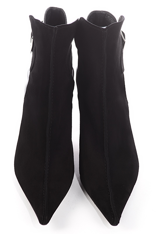 Bottines femme boucles à l'arrière noir mat et noir satiné. Bout pointu. Talon bobine de 7.5 cm - Vue du dessus