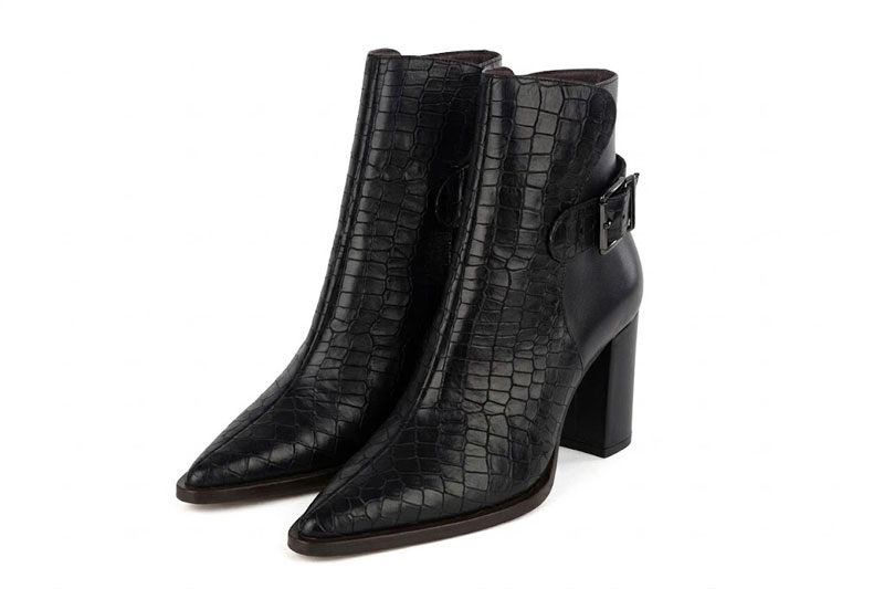 Bottines habillées femme boucles arrière en cuir noir satiné à talon bottier de 8.5 cm et bout pointu - Vue avant