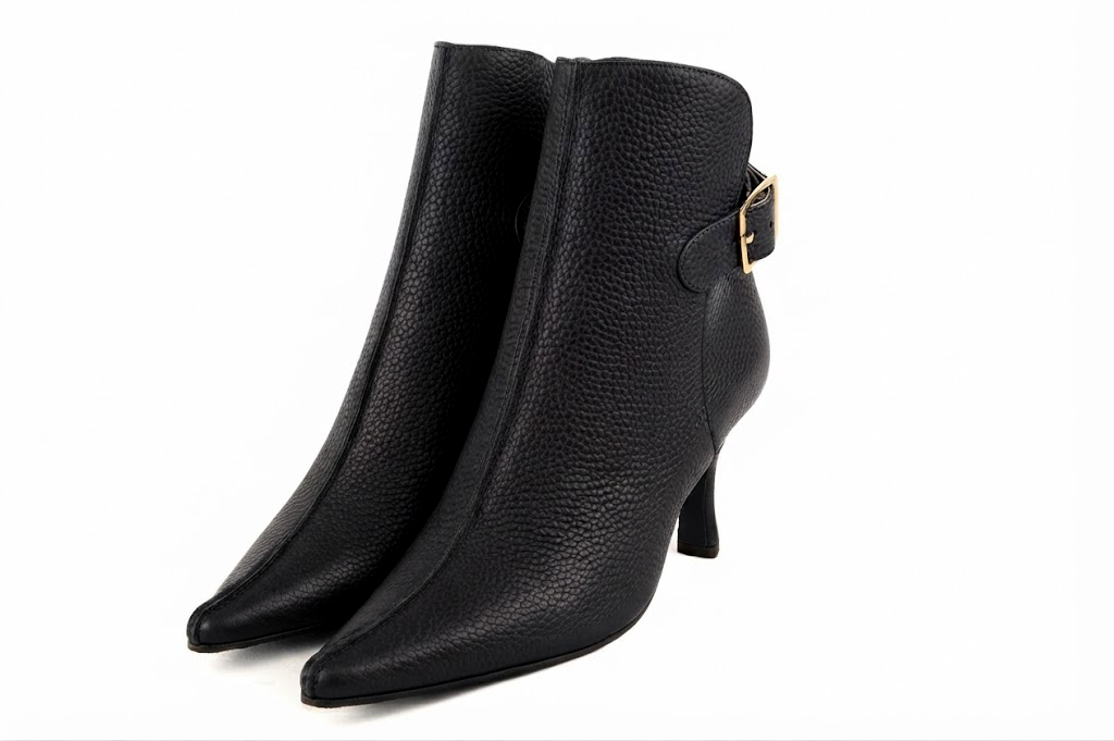 Bottines bride boucle sur l'arrière pour femme en cuir noir avec bout pointu et talon bobine de 7.5 cm - Vue avant