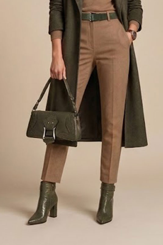Bottines habillées femme boucles arrière en cuir vert sapin à talon bottier de 8.5 cm et bout pointu - Vue du dessus