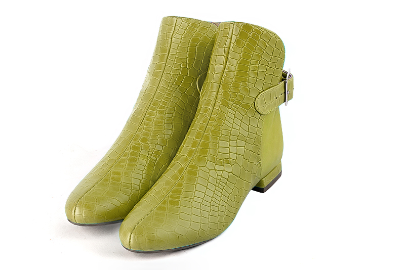 Boots femme : Boots avec des boucles à l'arrière couleur vert pistache. Bout rond. Talon plat bottier Vue avant - Florence KOOIJMAN