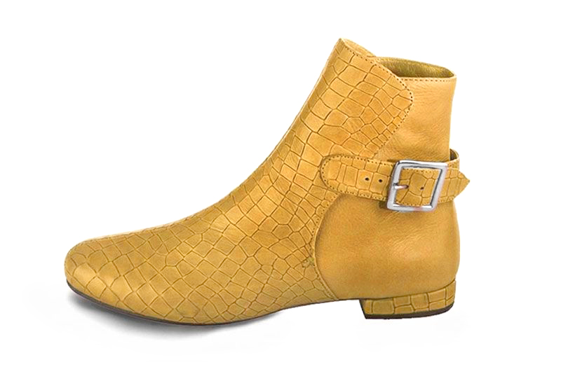 Bottines bride boucle sur l'arrière pour femme en cuir jaune moutarde avec bout rond et talon bottier plat - Vue de profil