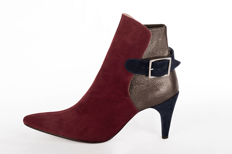 Bottines élégantes et raffinées avec des boucles à l'arrière, coloris rouge bordeaux et bleu marine. Bout effilé. Haut. Talon fin. Personnalisation : Choix des cuirs, des couleurs et des talons. Cou-de-pied sur mesure. - Florence KOOIJMAN