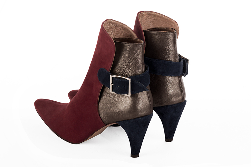 Bottines élégantes et raffinées avec des boucles à l'arrière, coloris rouge bordeaux et bleu marine. Bout effilé. Haut. Talon fin. Personnalisation : Choix des cuirs, des couleurs et des talons. Cou-de-pied sur mesure. - Florence KOOIJMAN