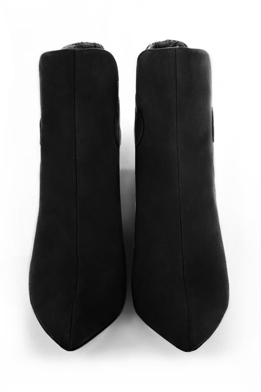 Boots femme : Boots avec des boucles à l'arrière couleur noir mat. Bout effilé. Talon très haut fin. Vue du dessus - Florence KOOIJMAN