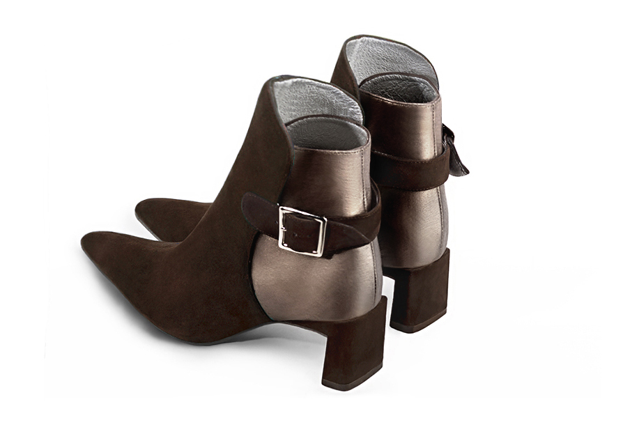 Bottines élégantes et raffinées avec des boucles à l'arrière, coloris marron ébène et or mordoré. Bout effilé. Mi-haut à haut. Talon évasé. Personnalisation : Choix des cuirs, des couleurs et des talons. Cou-de-pied sur mesure. - Florence KOOIJMAN