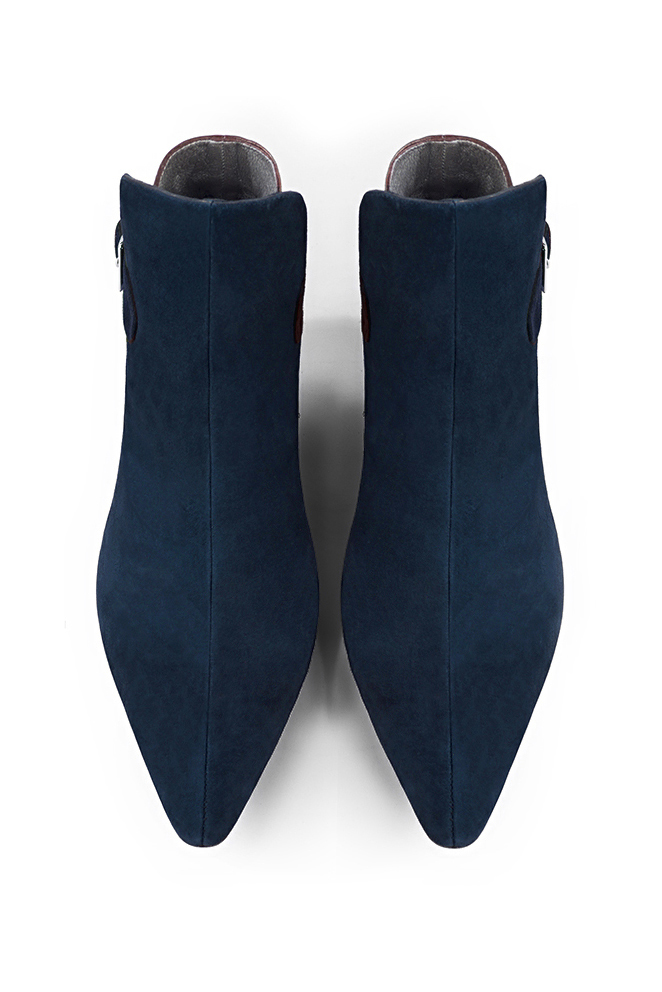 Bottines élégantes et raffinées avec des boucles à l'arrière, coloris bleu marine et or mordoré. Bout effilé. Mi-haut. Talon conique. Personnalisation : Choix des cuirs, des couleurs et des talons. Cou-de-pied sur mesure. - Florence KOOIJMAN