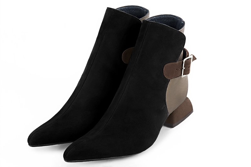 Boots femme boucle : Boots luxe fermant avec des boucles à l'arrière couleur noir mat, or mordoré et marron ébène. Talon mi-haut. Talon bottier. Bout effilé - Florence KOOIJMAN