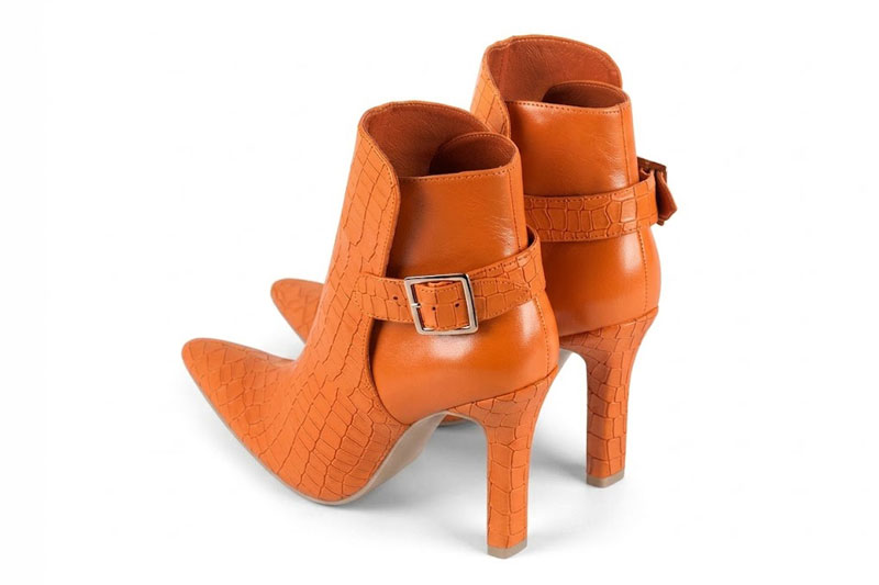 Bottines habillées femme boucles arrière en cuir orange abricot à talon fin de 9.5 cm et bout effilé - Vue arrière