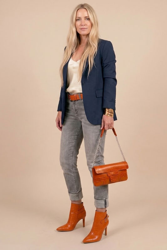 Bottines habillées femme boucles arrière en cuir orange abricot à talon fin de 9.5 cm et bout effilé - Vue du dessus