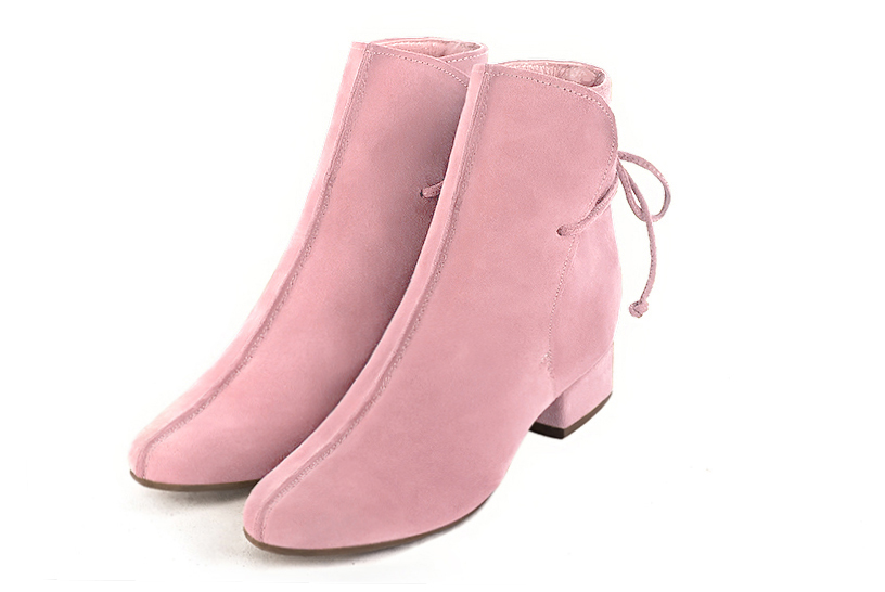 Boots femme : Bottines lacets à l'arrière couleur rose camélia. Bout rond. Petit talon bottier Vue avant - Florence KOOIJMAN