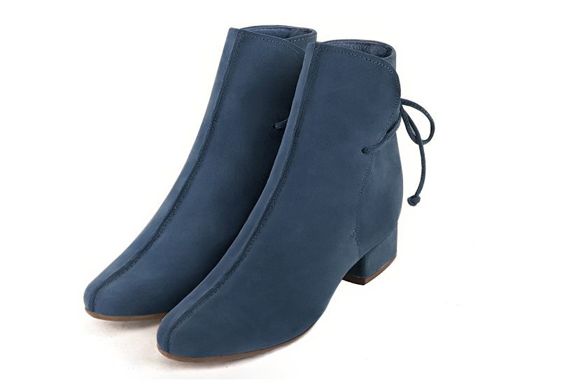 Boots femme : Bottines lacets à l'arrière couleur bleu denim. Bout rond. Petit talon bottier Vue avant - Florence KOOIJMAN