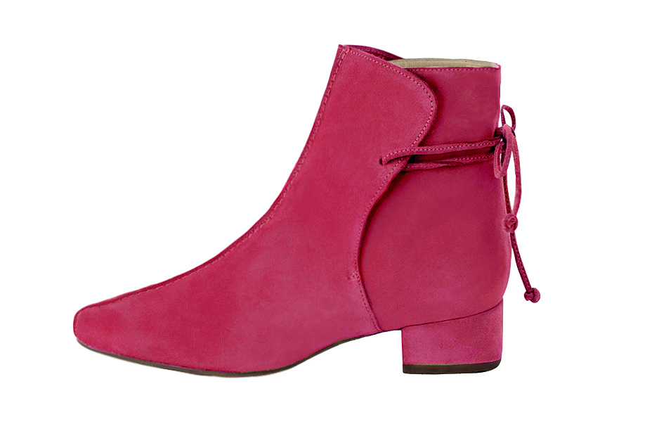 Bottines femme lacets à l'arrière rose fuchsia. Bout rond. Talon bottier de 3.5 cm - Vue de profil
