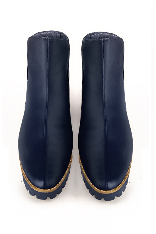 Boots femme : Boots avec des boucles à l'arrière couleur bleu marine. Bout rond. Semelle gomme petit talon. Vue du dessus - Florence KOOIJMAN