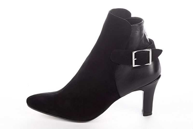 Boots femme : Boots avec des boucles à l'arrière couleur noir mat. Bout rond. Talon haut trotteur. Vue de profil - Florence KOOIJMAN