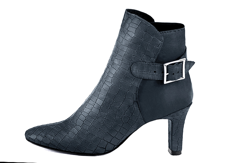 Bottines élégantes et raffinées avec des boucles à l'arrière, coloris bleu denim. Bout rond. Haut. Talon trotteur. Personnalisation : Choix des cuirs, des couleurs et des talons. Cou-de-pied sur mesure. - Florence KOOIJMAN