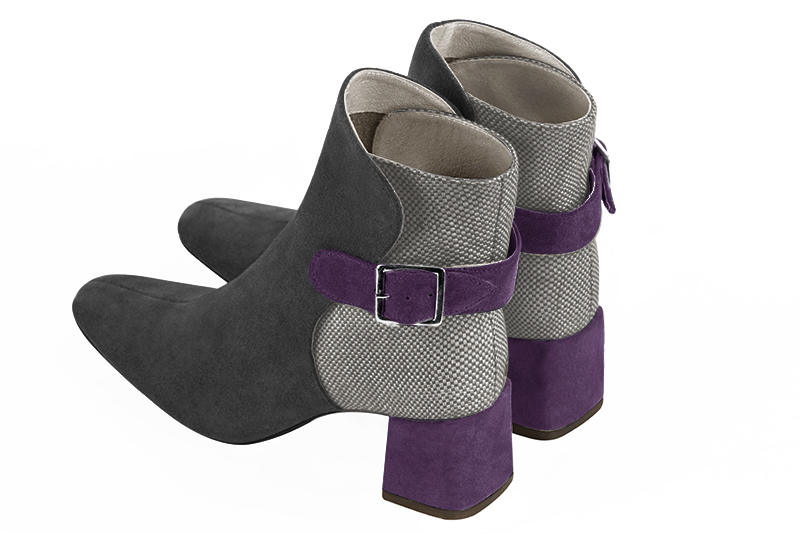 Bottines élégantes et raffinées avec des boucles à l'arrière, coloris gris acier et violet améthyste. Bout carré. Mi-haut à haut. Talon bottier. Personnalisation : Choix des cuirs, des couleurs et des talons. Cou-de-pied sur mesure. - Florence KOOIJMAN