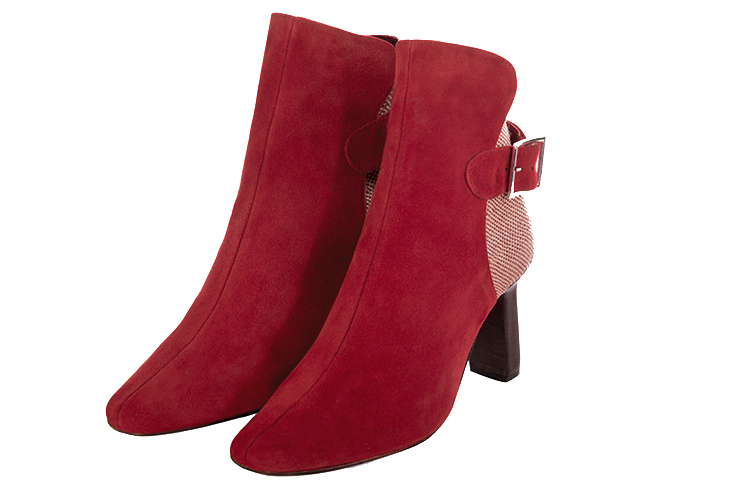 Bottines élégantes et raffinées avec des boucles à l'arrière, coloris rouge carmin. Bout carré. Haut. Talon trotteur. Personnalisation : Choix des cuirs, des couleurs et des talons. Cou-de-pied sur mesure. - Florence KOOIJMAN