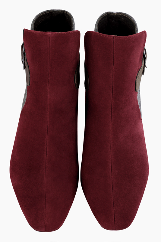 Basket femme habillée :  couleur rouge bordeaux et gris cendre. Semelle fine. Doublure cuir. Vue du dessus - Florence KOOIJMAN