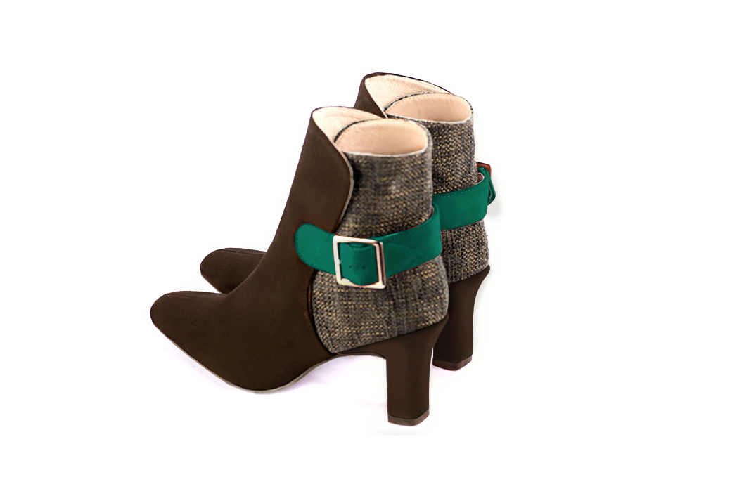 Bottines élégantes et raffinées avec des boucles à l'arrière, coloris marron ébène et vert émeraude. Bout carré. Haut. Talon trotteur. Personnalisation : Choix des cuirs, des couleurs et des talons. Cou-de-pied sur mesure. - Florence KOOIJMAN