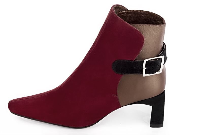 Bottines élégantes et raffinées avec des boucles à l'arrière, coloris rouge bordeaux et bleu marine. Bout carré. Mi-haut à haut. Talon évasé. Personnalisation : Choix des cuirs, des couleurs et des talons. Cou-de-pied sur mesure. - Florence KOOIJMAN
