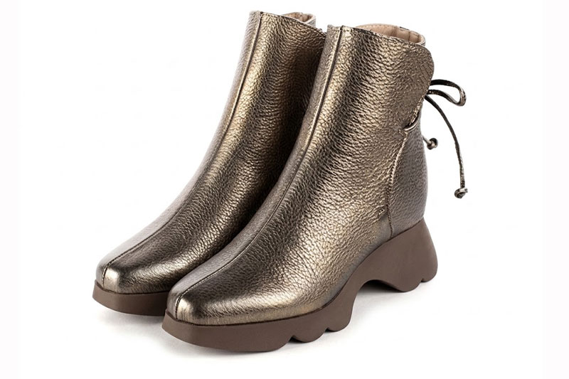 Bottines à laçage arrière pour femme en cuir mordoré avec bout rond et semelle crantée en gomme - Vue avant