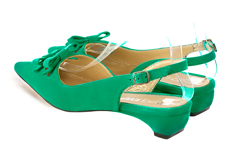 Chaussure femme à brides :  couleur vert émeraude. Bout pointu. Talon plat trotteur. Vue arrière - Florence KOOIJMAN