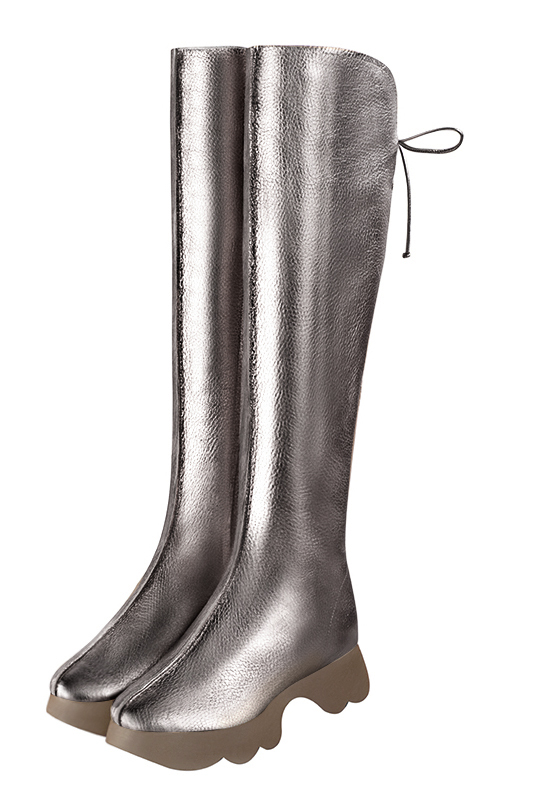 Botte femme : Bottes femme avec des lacets arrières sur mesures couleur gris cendre. Bout rond. Semelle gomme petit talon. Vue avant - Florence KOOIJMAN