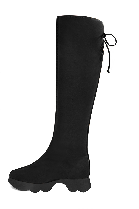 Botte femme : Bottes femme avec des lacets arrières sur mesures couleur noir mat. Bout rond. Semelle gomme petit talon. Vue de profil - Florence KOOIJMAN