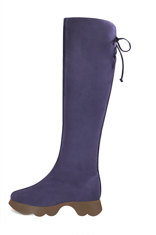 Botte femme : Bottes femme avec des lacets arrières sur mesures couleur violet lavande. Bout rond. Semelle gomme petit talon. Vue de profil - Florence KOOIJMAN