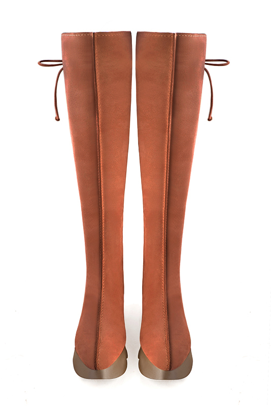 Botte femme : Bottes femme avec des lacets arrières sur mesures couleur orange corail. Bout rond. Semelle gomme petit talon. Vue du dessus - Florence KOOIJMAN