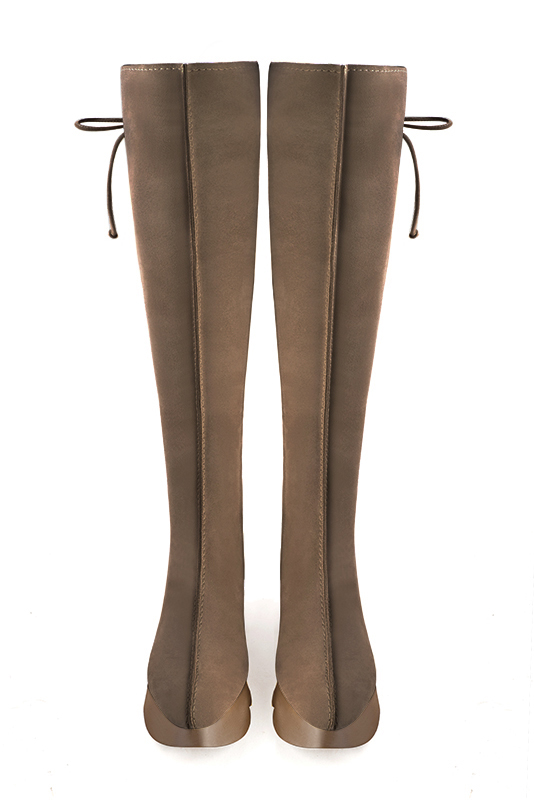 Botte femme : Bottes femme avec des lacets arrières sur mesures couleur marron chocolat. Bout rond. Semelle gomme petit talon. Vue du dessus - Florence KOOIJMAN