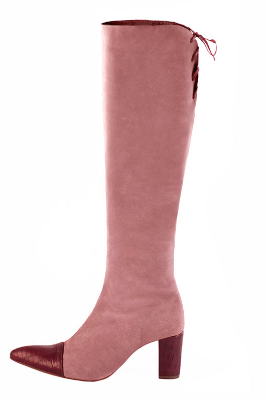 Botte femme : Bottes femme avec des lacets arrières sur mesures couleur rouge bordeaux et rose vieux rose. Bout effilé. Talon haut bottier. Vue de profil - Florence KOOIJMAN